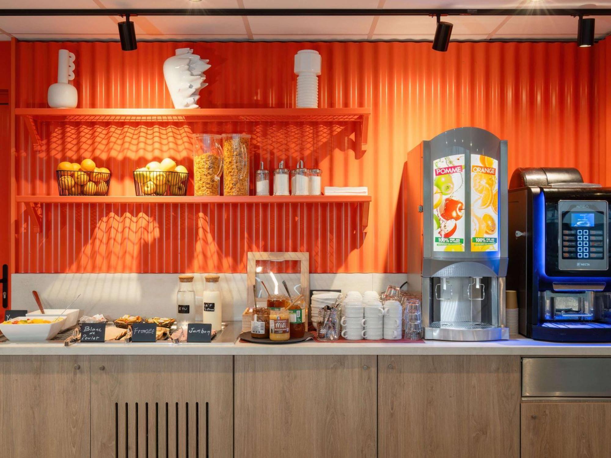 ibis budget Pertuis Portes du Luberon Buitenkant foto